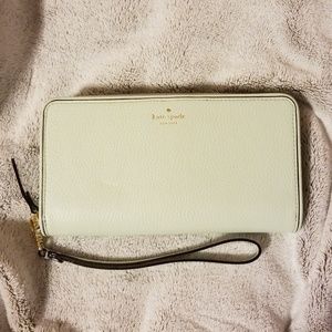 Kate Spade Wristlet Wallet